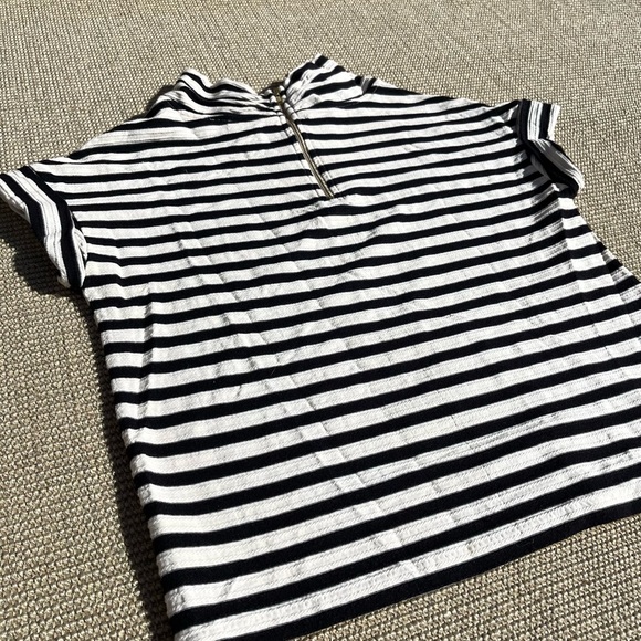 Women’s Short Sleeve Striped Shirt. Medium - Picture 6 of 12